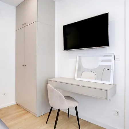 Hugo 2 Apartment