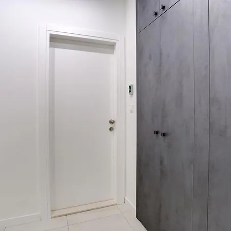 Hugo 2 Apartment Split