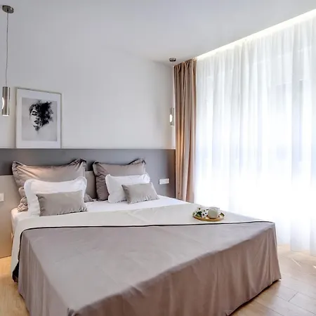 Hugo 2 Apartment